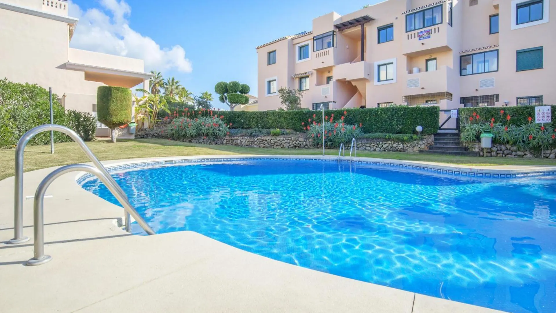 Casa Valdor, Elviria, Marbella, Costa Del Sol Apartment